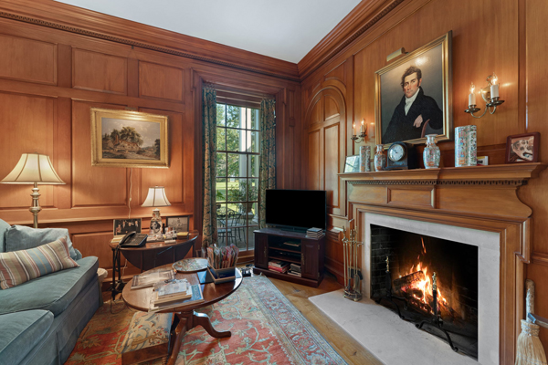 The Oaks master bedroom